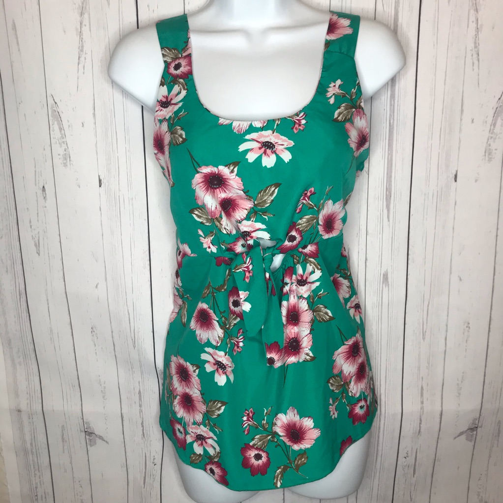 Harlow & Rose Size Small Green Floral Top